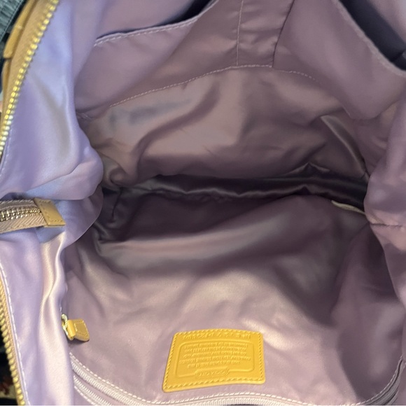 Brown leather coach, excellent used condition - Picture 3 of 3